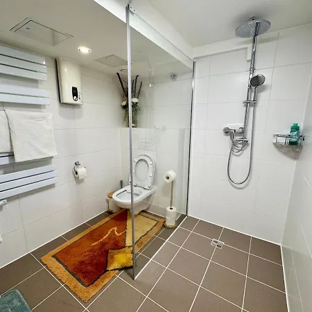 Apartamento Direkt An Der Sbahn - Dus Messe Und Flughafen Gut Erreichbar *