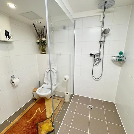 Apartamento Direkt An Der Sbahn - Dus Messe Und Flughafen Gut Erreichbar *